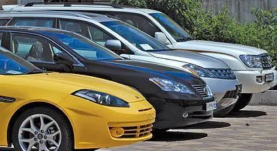 حاشیه‌های آزادسازی خودروهای لوکس