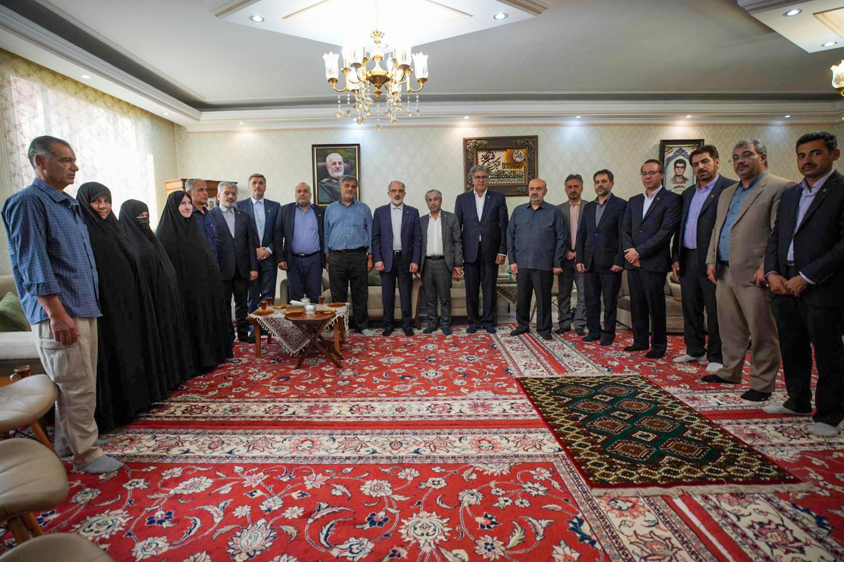 ادای احترام مدیرعامل بانک مسکن به مقام شامخ سپهبد شهید پاکپور/ تعهد به راه شهدا، خط مشی خدمت در بانک مسکن است