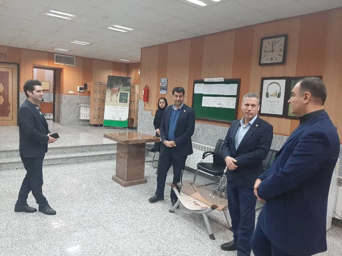 مدیرعامل بیمه البرز در بازدید سرزده از شعبه شهرکرد: رضایت مشتریان مؤثرترین تبلیغ است