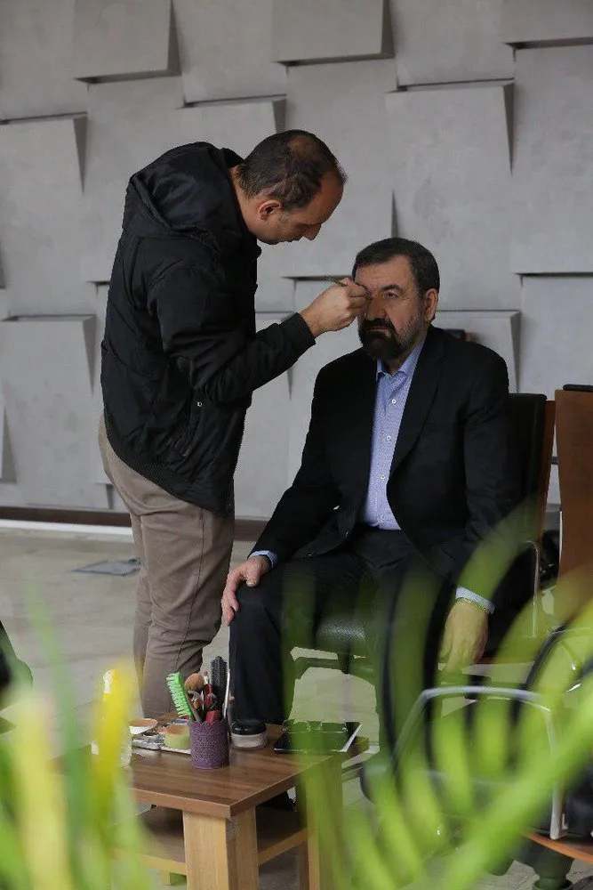 محسن رضایی در پشت صحنه حالا خورشید +عکس
