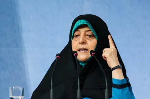 در حوزه زنان نباید وارد دور برگردان شد