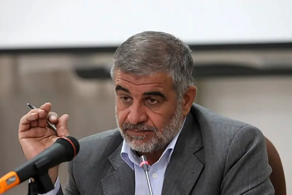 جوکار: نمی شود در ایام سختی شاهد خروج فرزندان مسئولان بود