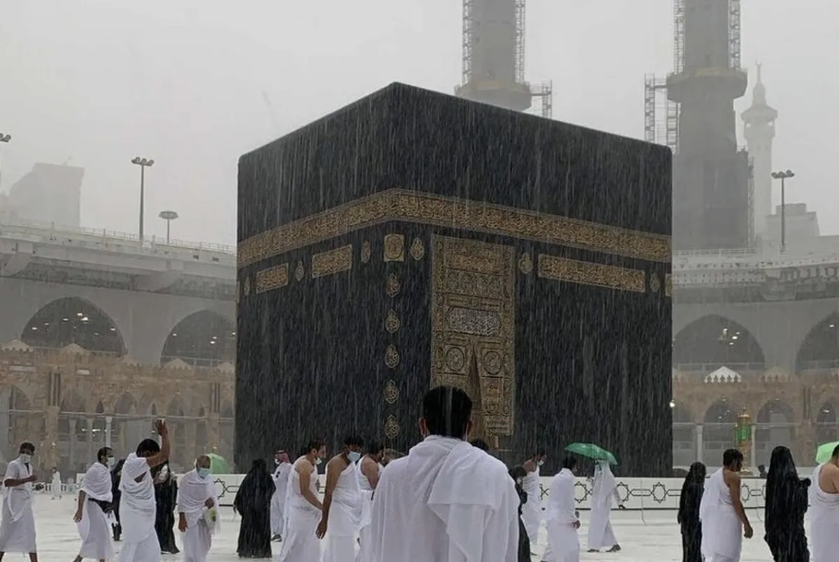 بارش باران شدید در خانه خدا
