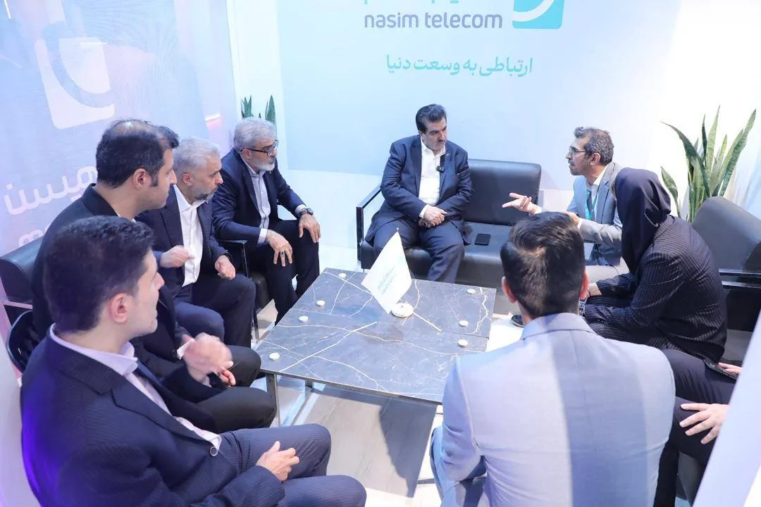 بازدید مدیرعامل بانک رفاه کارگران از نمایشگاه الکامپ؛ تأکید بر توسعه بانکداری دیجیتال و حمایت همه&zwnj;جانبه از زیست&zwnj;بوم فناوری و نوآوری کشور
