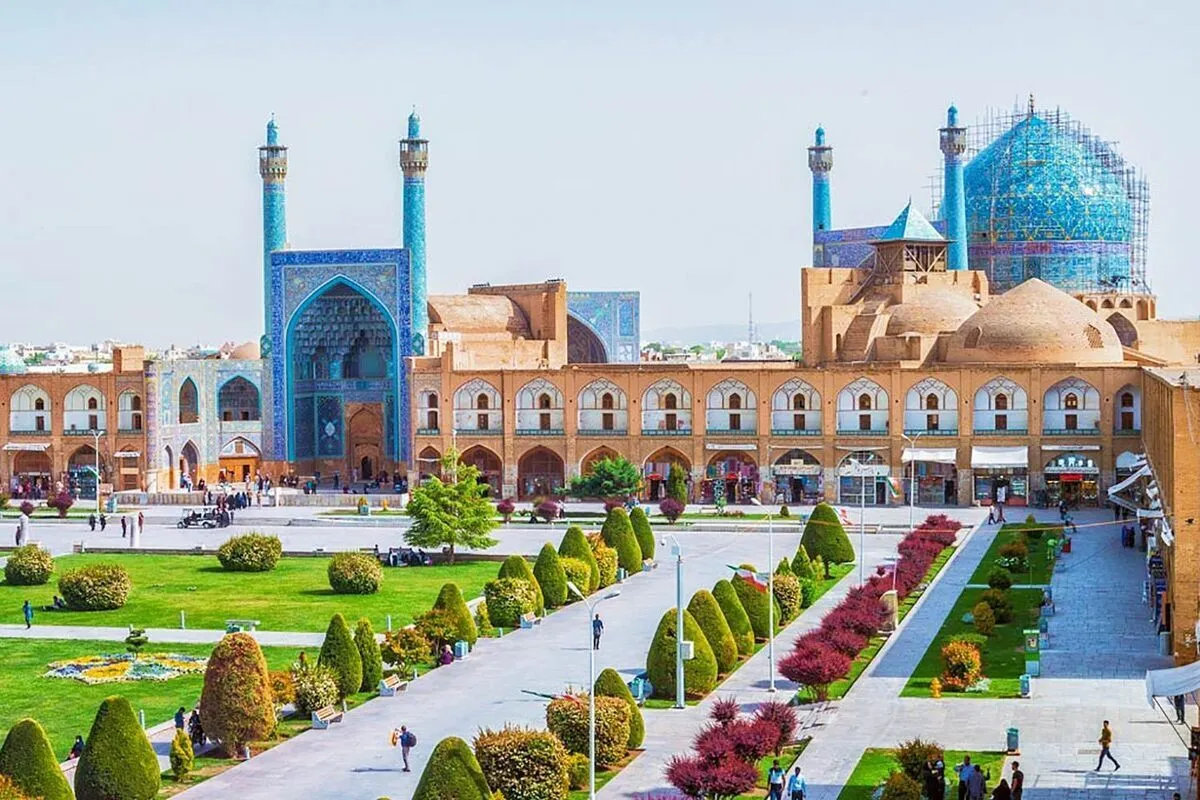 سفر با اتوبوس به اصفهان چقدر خرج دارد؟ + جدول قیمت