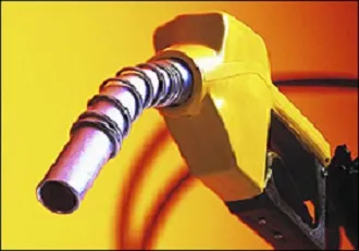 قیمت بنزین باید 1760 تومان باشد!
