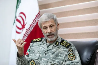 افشاگری-فرمانده-ارتش-از-ادامه-جنگ-ایران-با-آمریکا-سرلشکر-حاتمی-آماده-ضربات-سخت-تر-باشید