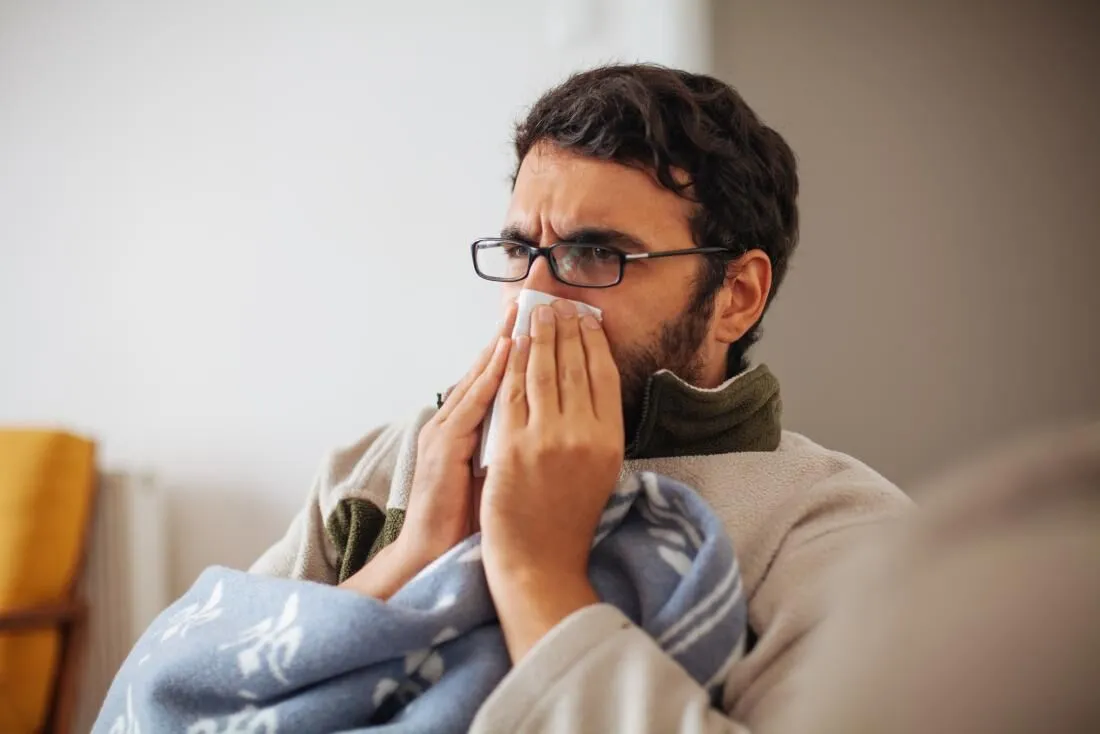 با کدام علائم کرونا به بیمارستان مراجعه کنیم؟