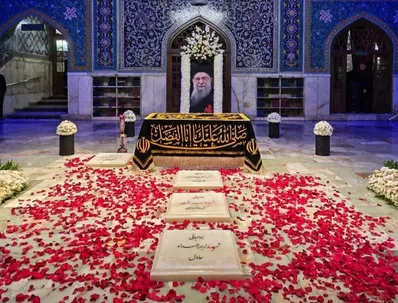 انتشار برای نخستین بار / رونمایی از مقبره رهبر شهید در طریق الحسین اربعین + فیلم