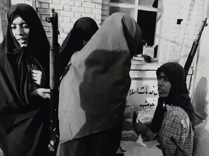 جا به جایی مین ۹۰ کیلویی توسط دختران ۱۵ ساله