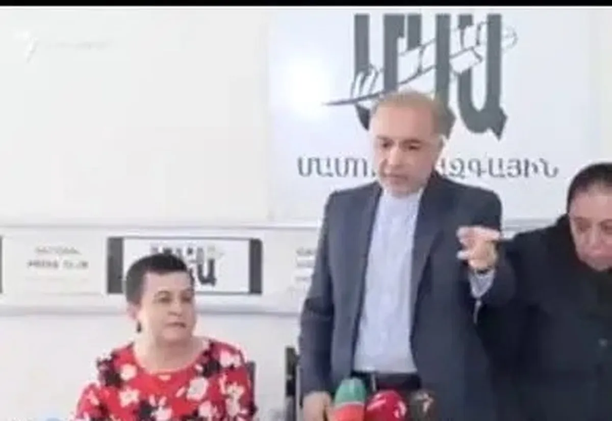 سفیر ایران خبرنگار رسانۀ دولتی آمریکا را بیرون کرد + فیلم