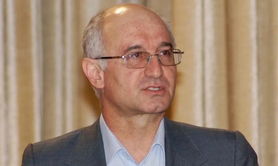 ارز ۴۲۰۰تومانی بزرگترین شوک به اقتصاد کشور بود / کالاها به قیمت ارز آزاد به دست مردم می رسد