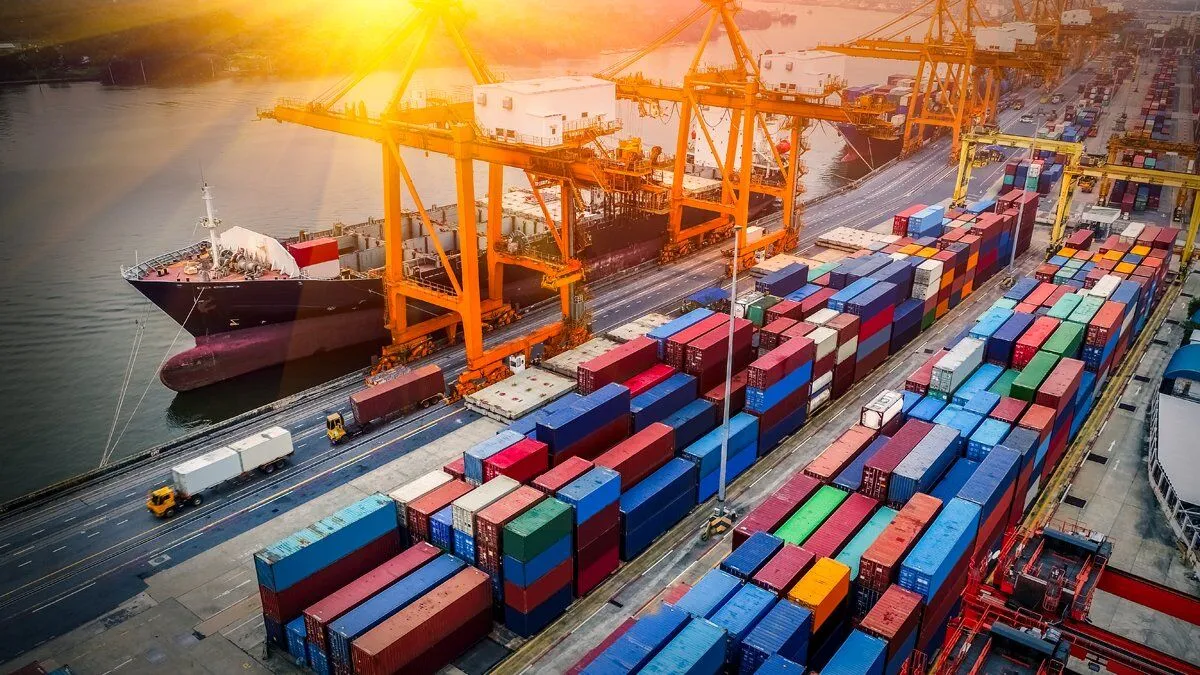 Iran's Trade With Neighbors Up 24% to $20.6 Billion During 5 Months