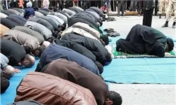 اقامه با شکوه نماز جماعت ظهر عاشورا در کل کشور