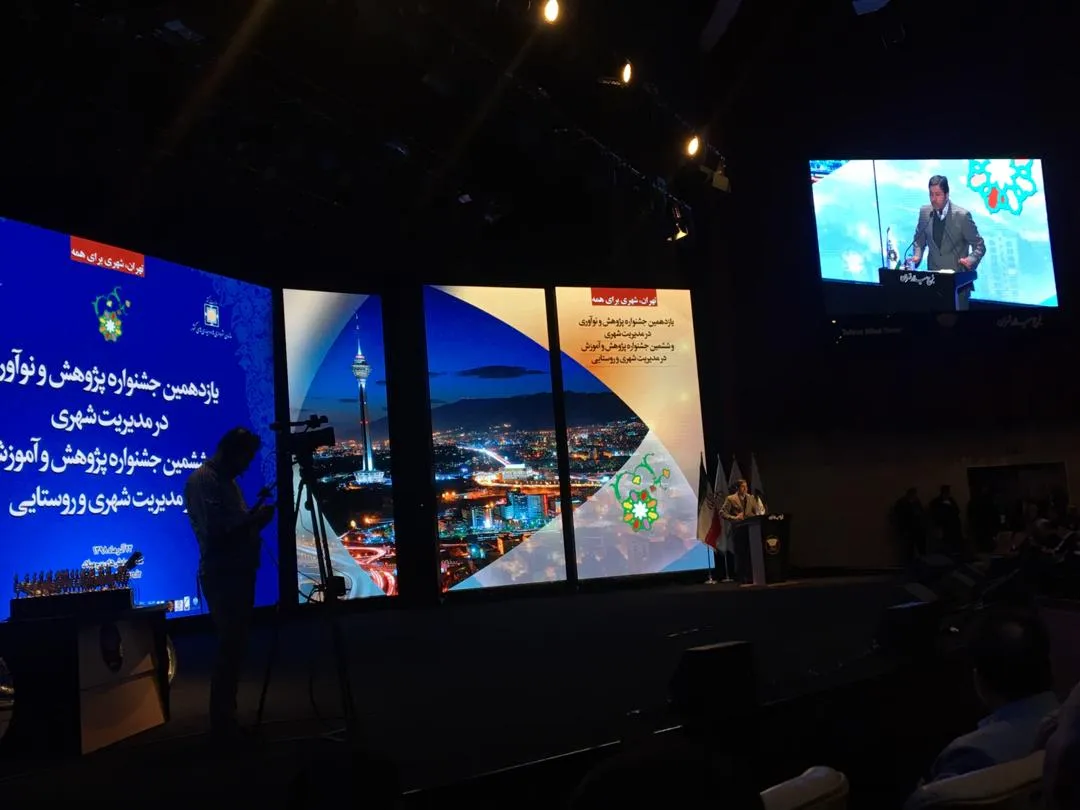 ناف کشورمان را با نفت بریده&zwnj;اند