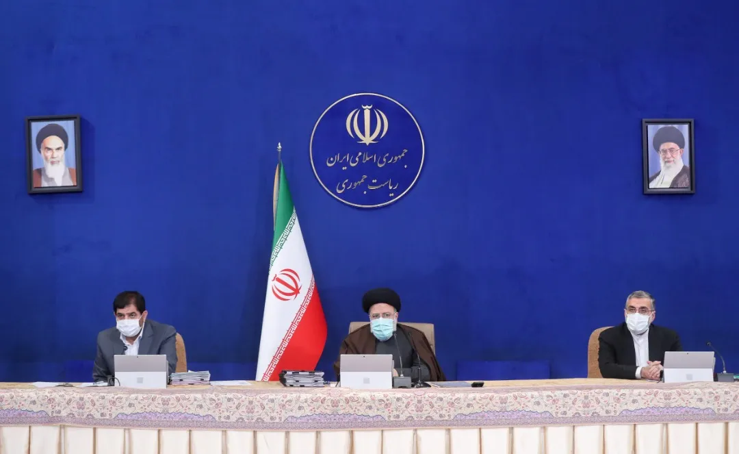 آزمون بزرگ دولت در حذف ارز ۴۲۰۰تومانی کالاهای اساسی / آیا کابینه رییسی در جراحی اقتصادی نمره قبولی می‌گیرد؟