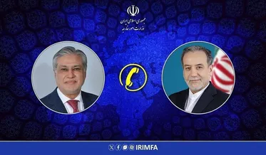Iranian, Pakistani foreign ministers discuss bilateral ties over phone