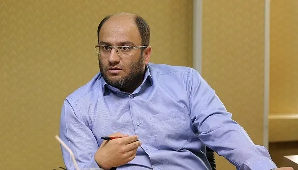 هنوز خبری از آیین نامه واردات خودرو نیست / با این دست فرمان فعلاً منتظر خودروهای وارداتی نباشیم