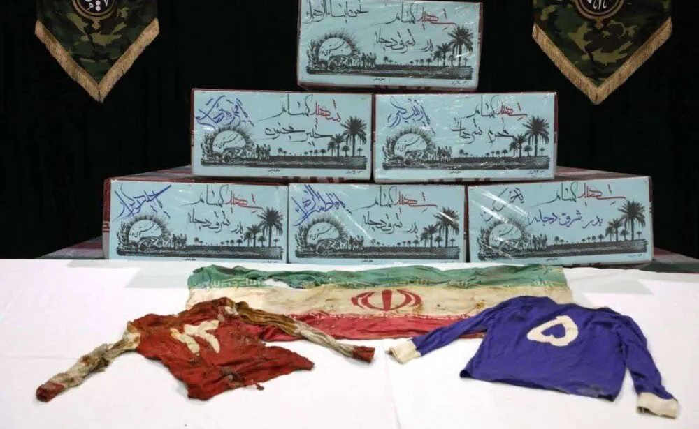 کشف پیراهن استقلال و پرسولیس در تفحص شهدا + فیلم
