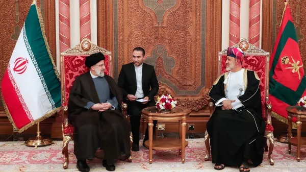 امضای ۱۲ سند همکاری در حوزه های مختلف بین ایران و عمان