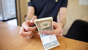 سود 8‌درصدی دلار در 6 روز