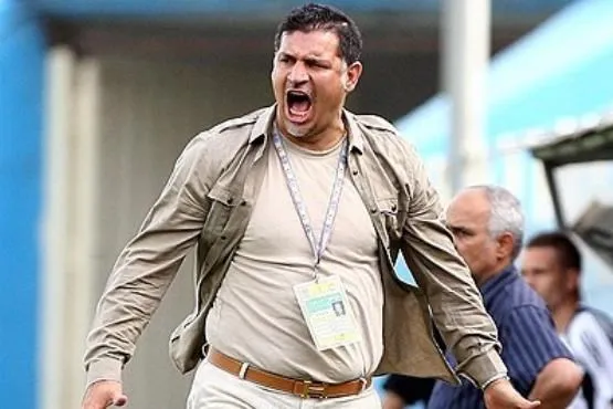 نشانه‌هایی تازه برای خروج علی دایی از ایران