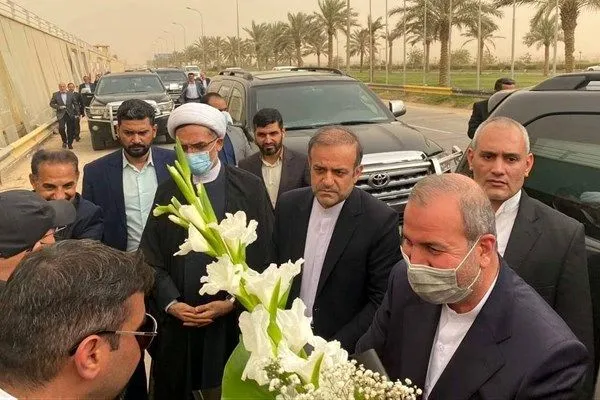 حضور سفیر جدید ایران در عراق در محل شهادت سردار سلیمانی + عکس