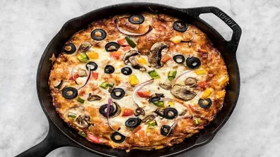 طرز-تهیه-پیتزا-با-خمیر-نانوایی