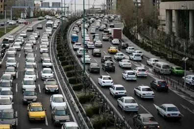 تهران-در-ترافیک-صبحگاهی-2-محور-منتهی-به-پایتخت-نیمه-سنگین-شد