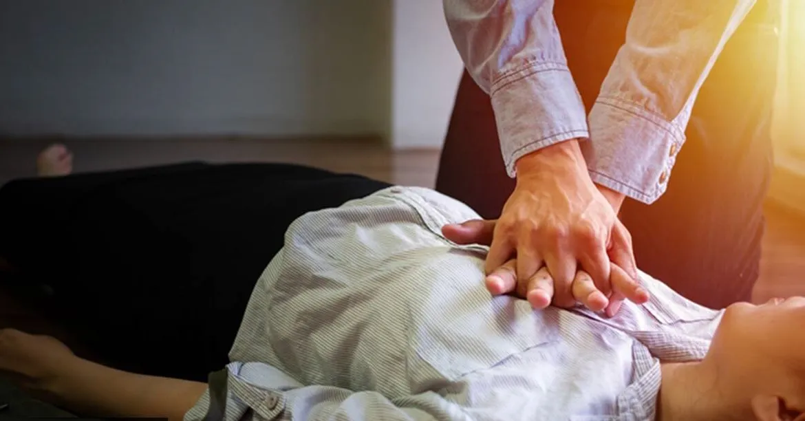 احیای قلبی ریوی(CPR) را یاد بگیرید + فیلم