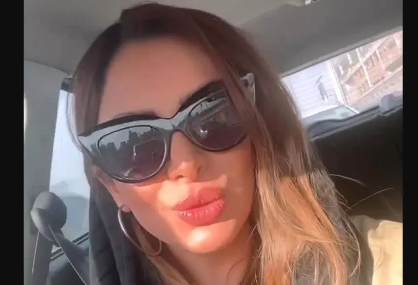 سرووضع عجیب نجمه جودکی در ماشین لاکچری اش + فیلم