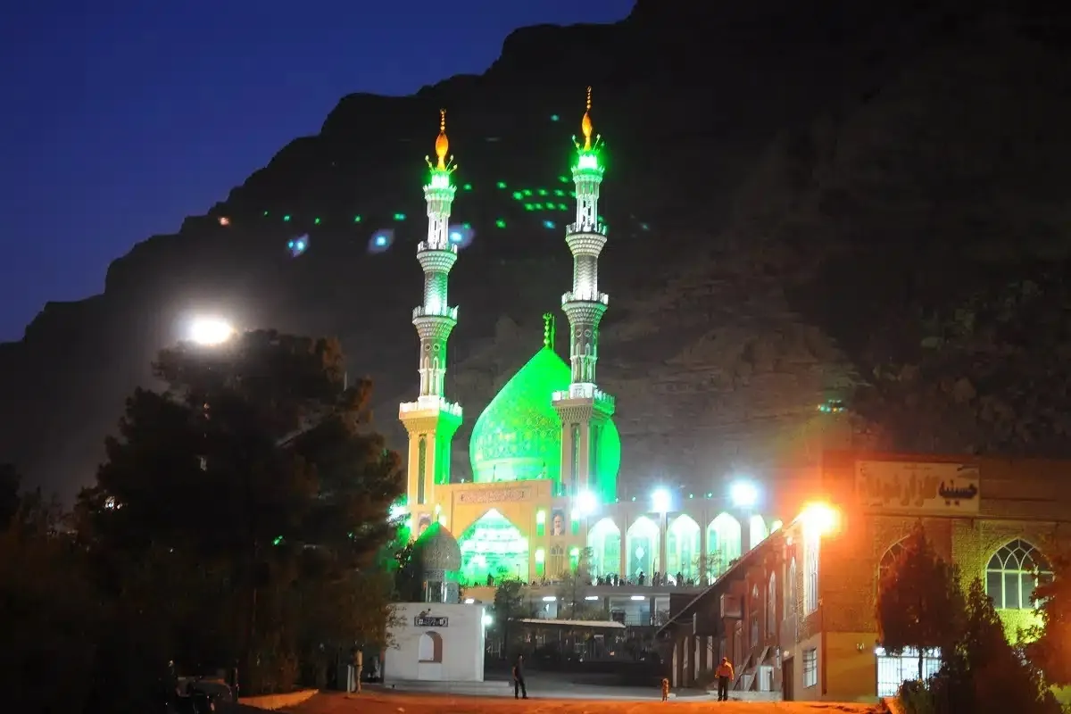 سرقت عجیب و غریب از یک امامزاده در اصفهان + فیلم