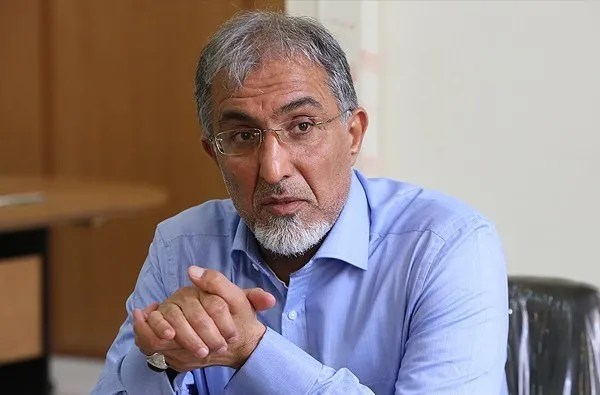 سیاسی‌ها بازی در زمین اقتصاد را رها کنند